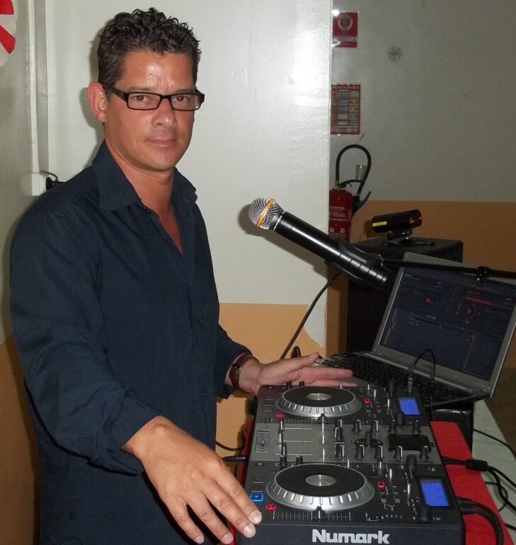 sensuelle radio 80's - Numéro 1 sur les années 80 à la Réunion dom-tom Réunion, Maurice dj capitainejoe, animation mariage Réunion