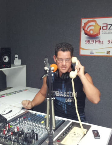 Capitainejoe de passage dans les sudio de notre confrère AzotRadio.